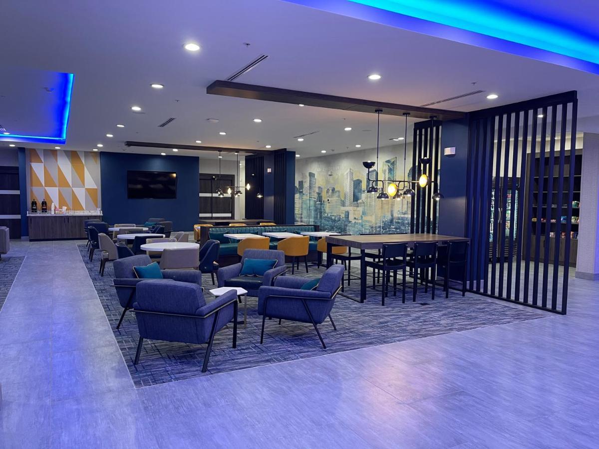 La Quinta Inn & Suites By Wyndham Dallas/Fairpark المظهر الخارجي الصورة