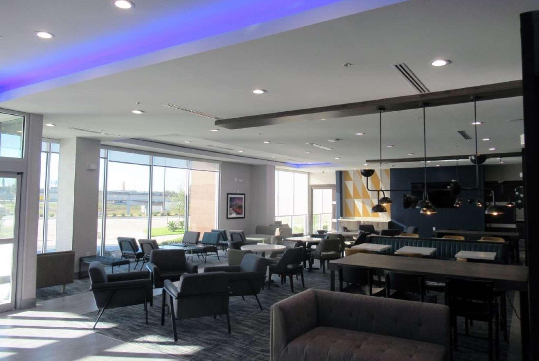 La Quinta Inn & Suites By Wyndham Dallas/Fairpark المظهر الخارجي الصورة