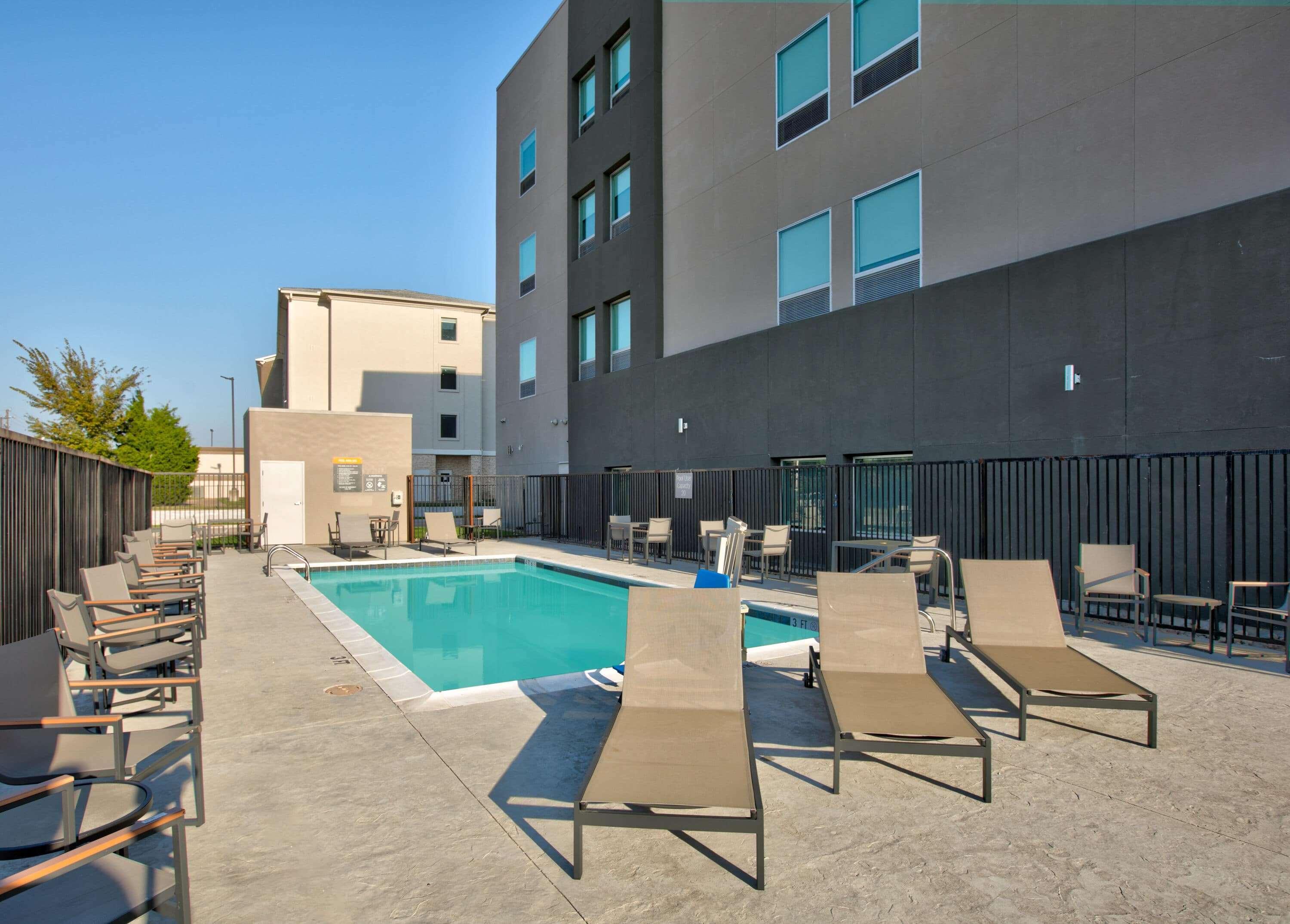 La Quinta Inn & Suites By Wyndham Dallas/Fairpark المظهر الخارجي الصورة